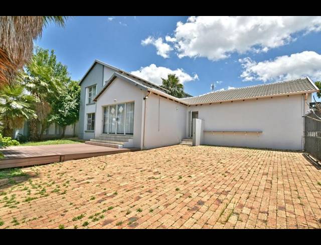 3 BEDROOM HOUSE FOR SALE IN EAGLE CANYON GOLF ESTATE